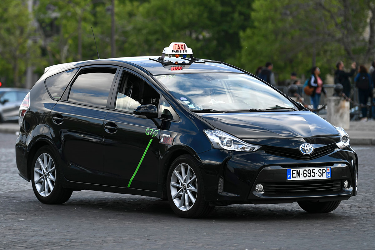 Les avantages à devenir chauffeur de taxi : une carrière lucrative et flexible